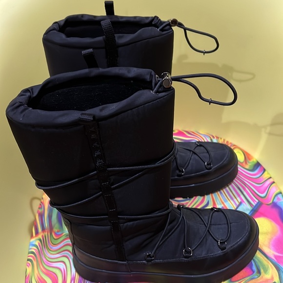 Authentic PRADA Nylon gaberdine apres ski boots - Picture 3 of 13